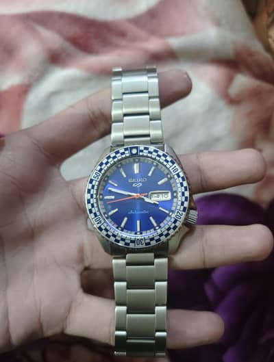 Seiko sports watch for sale, not opened or repaired.