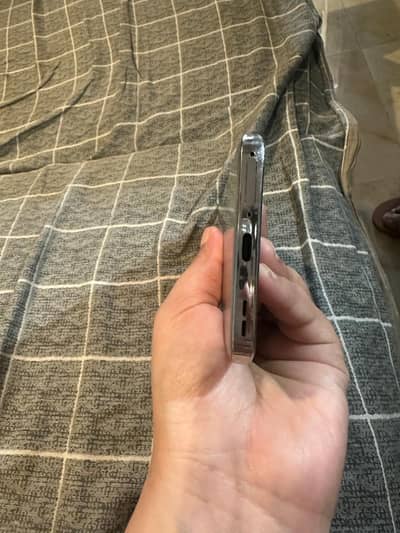 reno 12 5g fone available