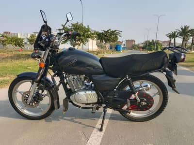 Suzuki GS 150 SE 2022 model mint condition