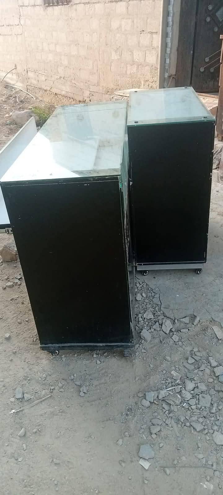 شاپ کاؤنٹرز اور ایسسریز 2