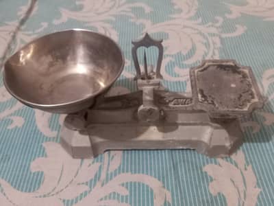 Vintage  Mechanical  Scale