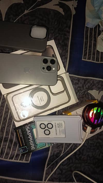 Iphone 15 Pro Max 256gb charger and box