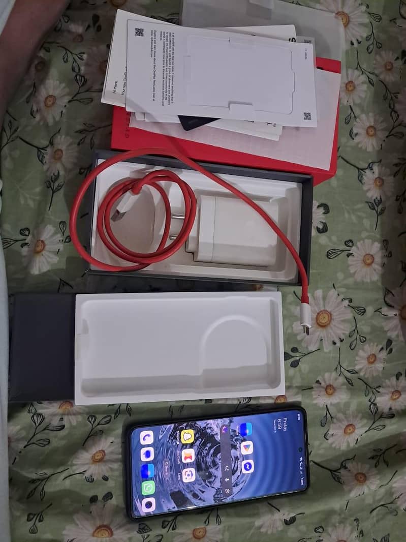 white OnePlus 12 1