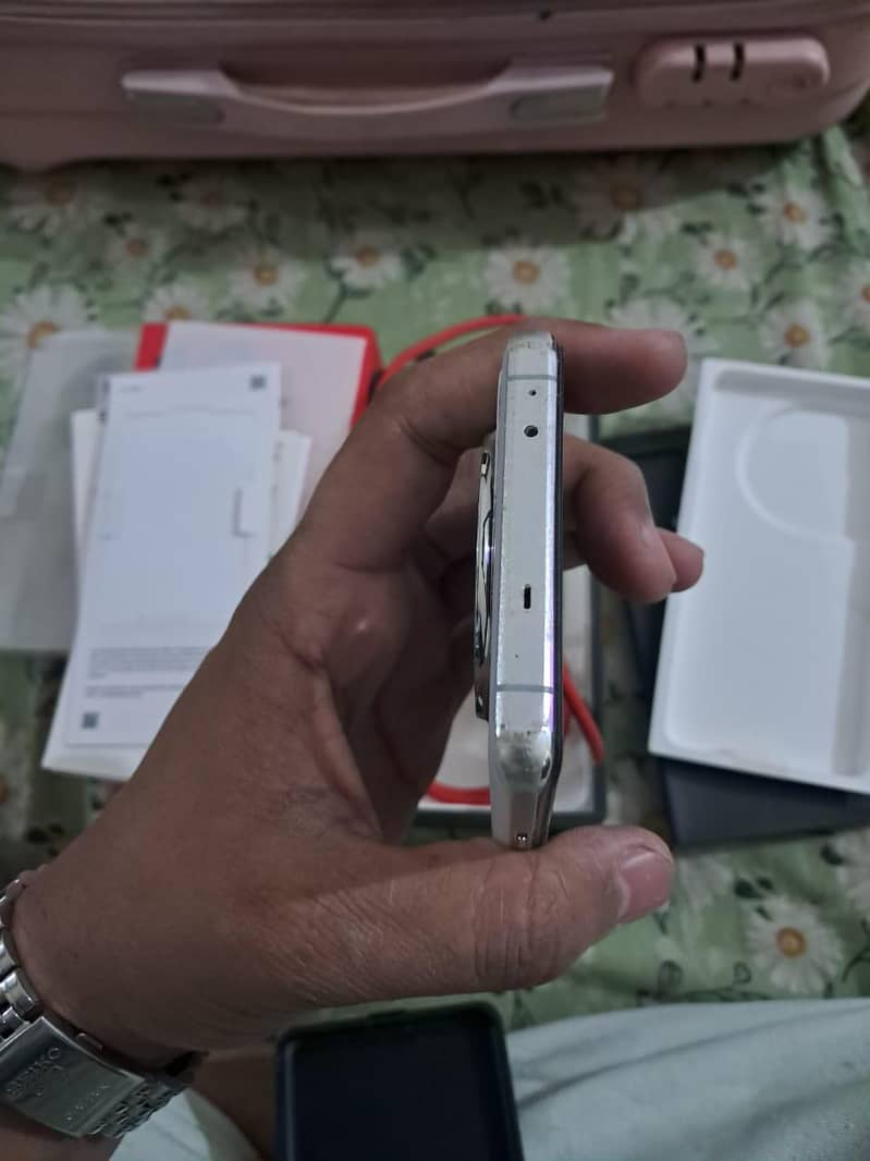 white OnePlus 12 2