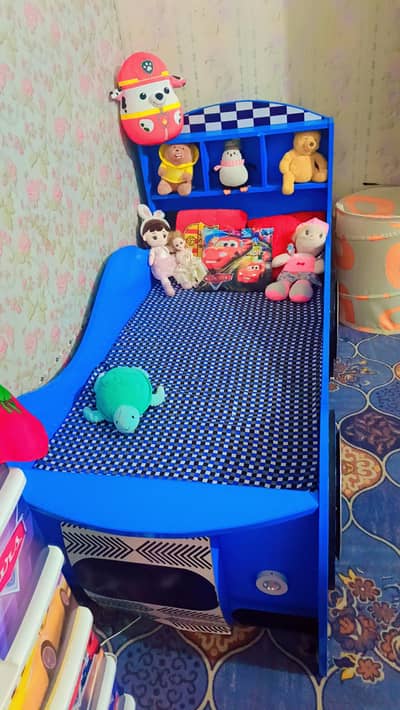 Kids bed Almari & drawers set