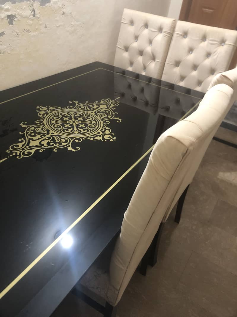 DINING TABLE 2