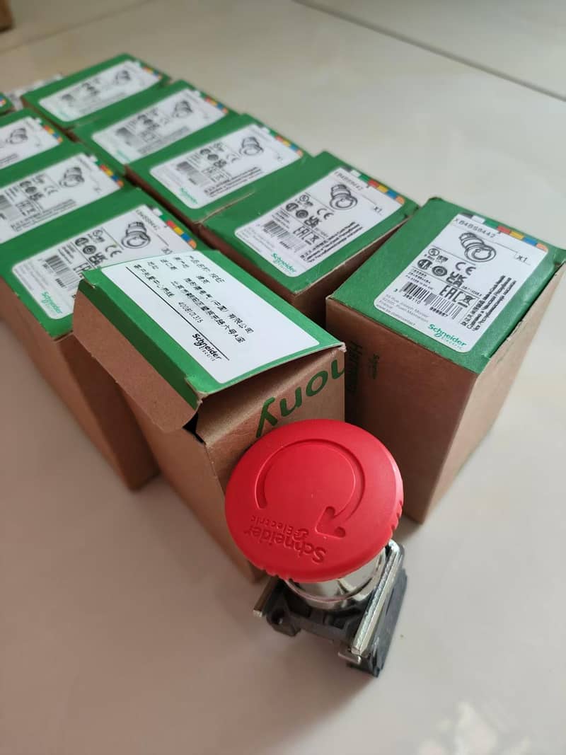 XB4BS8442. RED push button 0