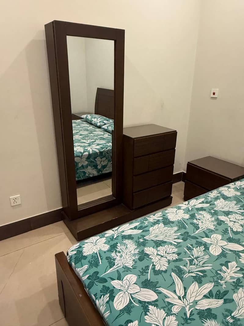 Bed and dressing table 1