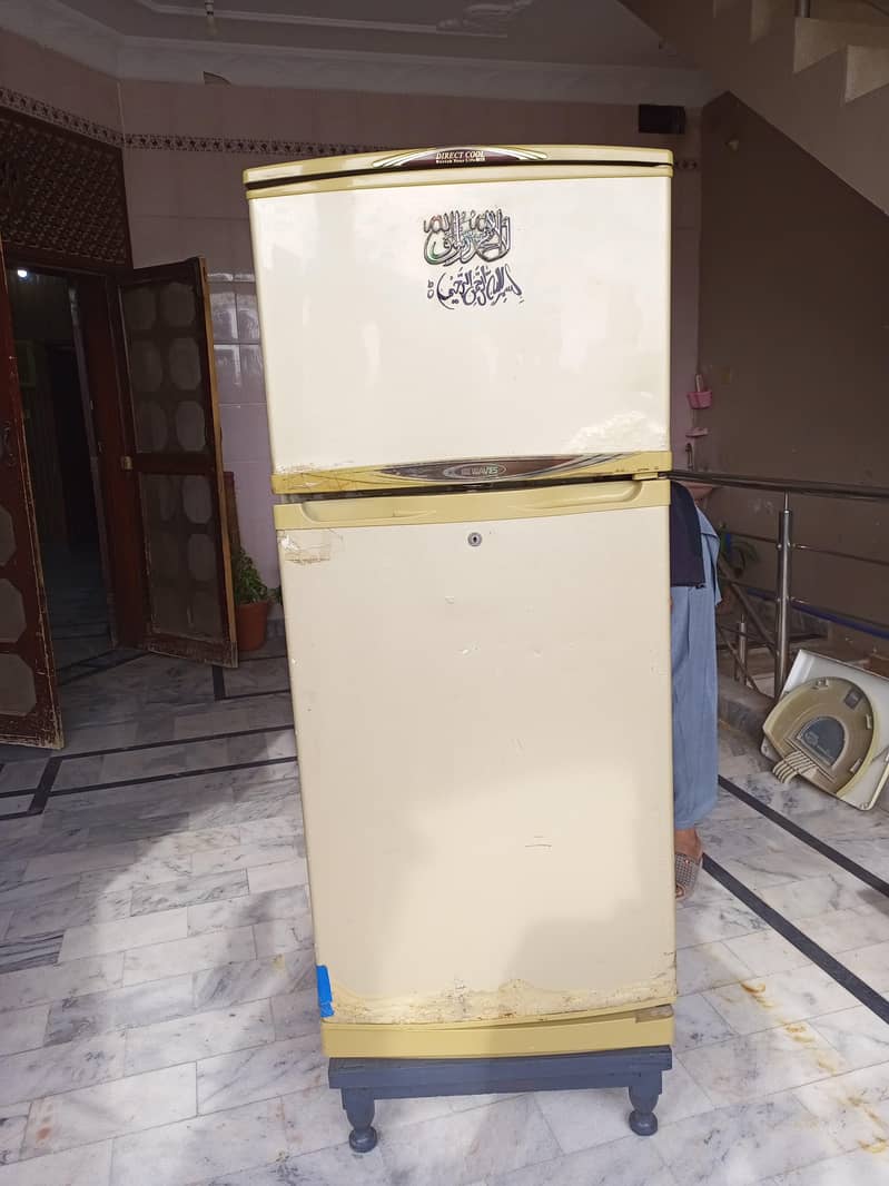 Waves Refrigerator 0