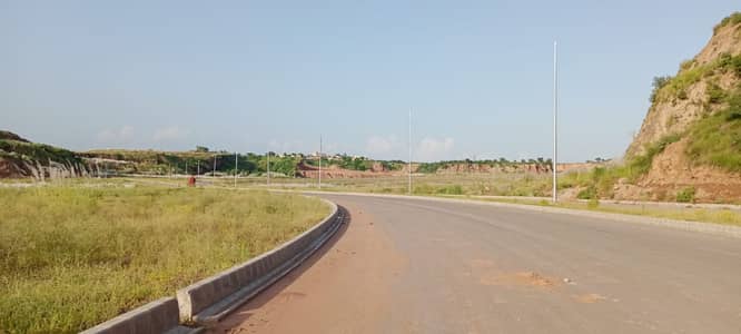 DHA Phase 6, Sector B3, Pair plot at investors rate , Best time for the investors