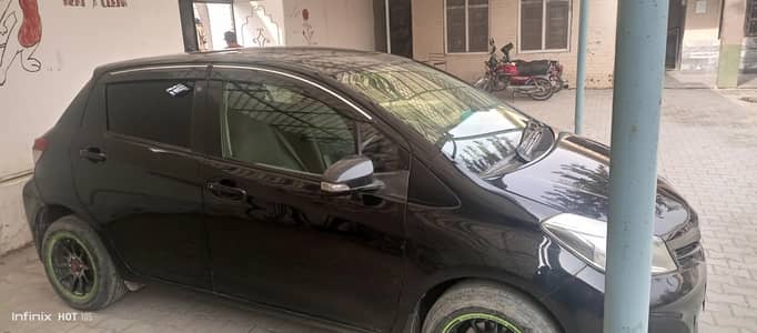 vitz Eco 2013 model 2017 reg