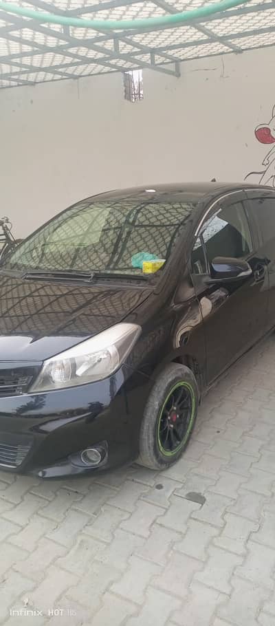 vitz Eco 2013 model 2017 reg
