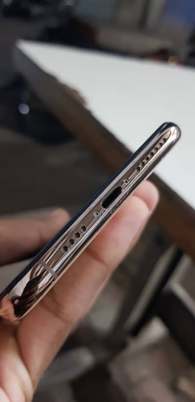 Xs max 256 gb whatsapp on 03054779514