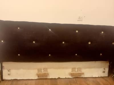 Queen bed in blue velvet