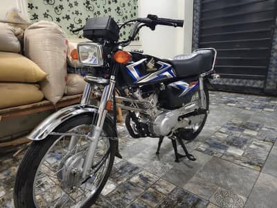 showrom condition bike for sale