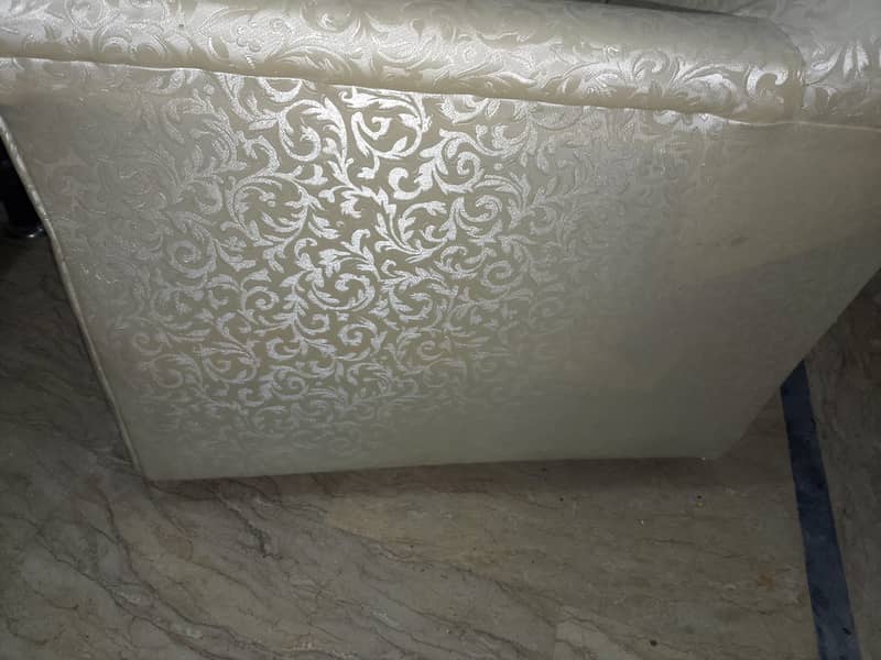 3 Seater Sofa 9