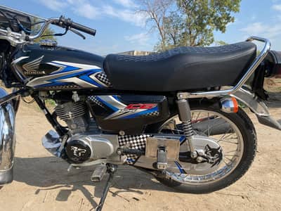 Honda 125 black 2025