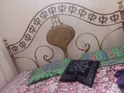 queen iron bed with mattress