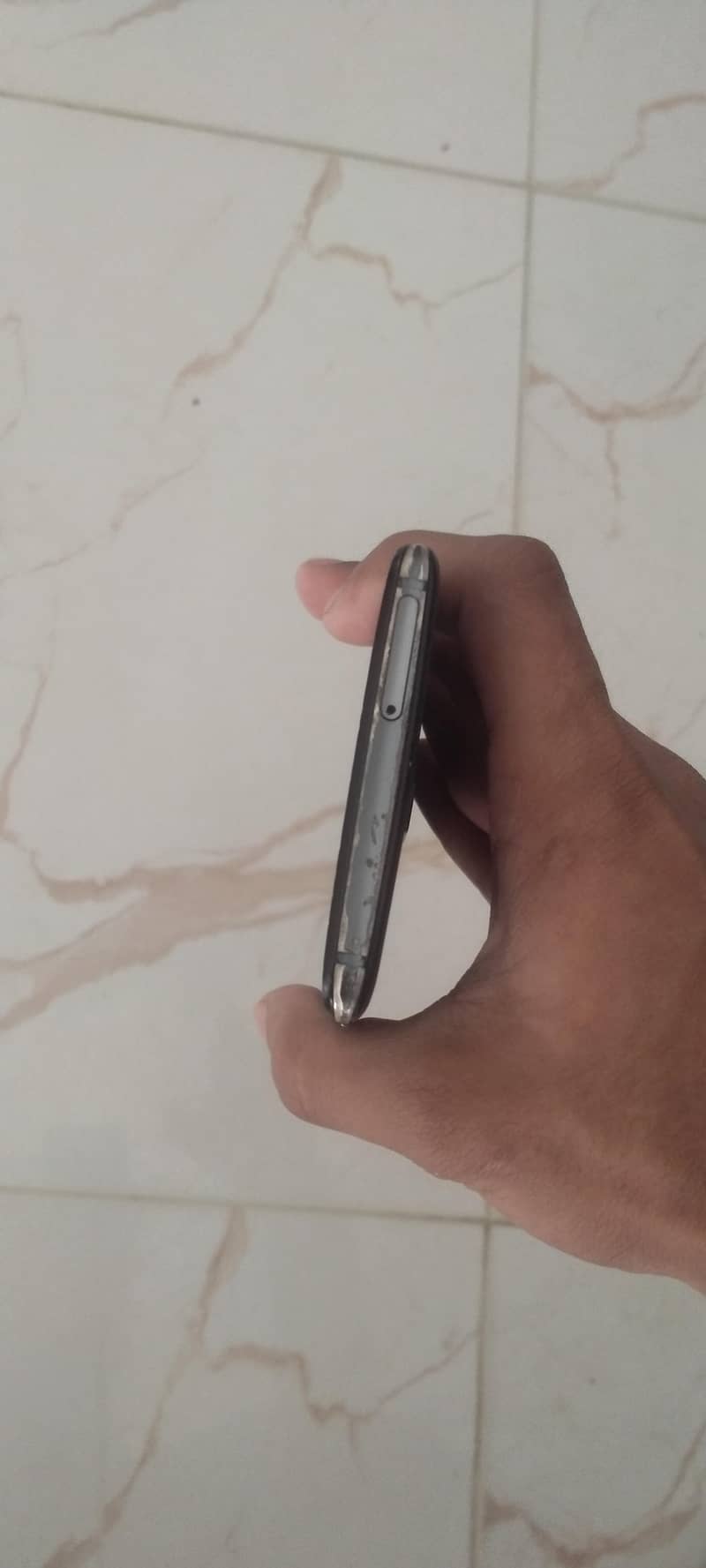 Sharp Aquos Zero 2 4