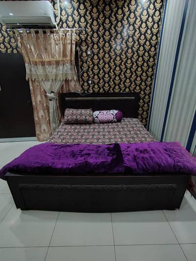 Bed With 5 Star Matress