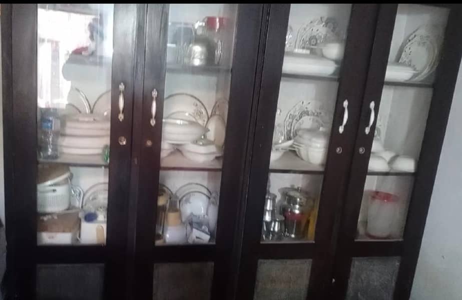 برتن سیف الماری اور سنگار میز 3