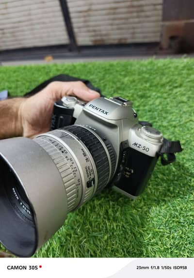 Pentax MZ-50 35MM AutoFocus SLR Film Camera 1997 Japan UK imported