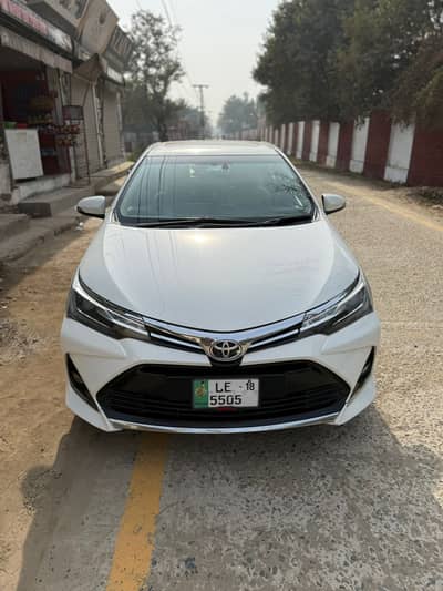 Toyota Corolla Altis Grande CVT-i 1.8 2018 kept with Care