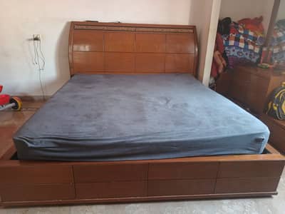 WOODEN BEDSET