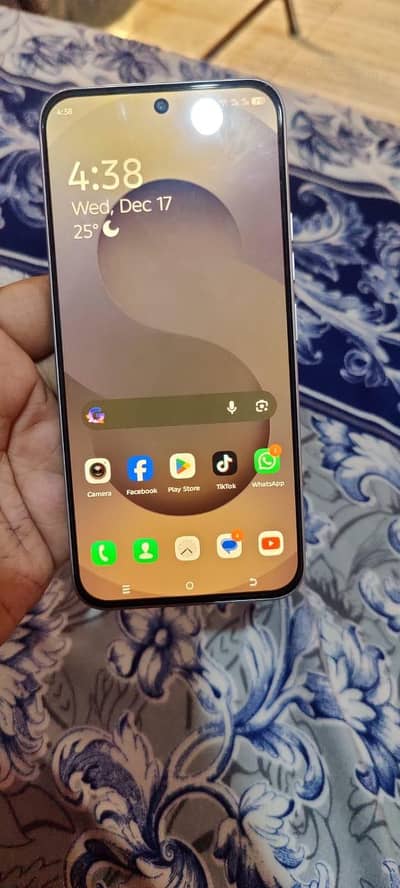 BRAND NEW SPARK TECNO 40 PRO. 8 +8 256.  IN 10 MONTHS WARRANTY. . .