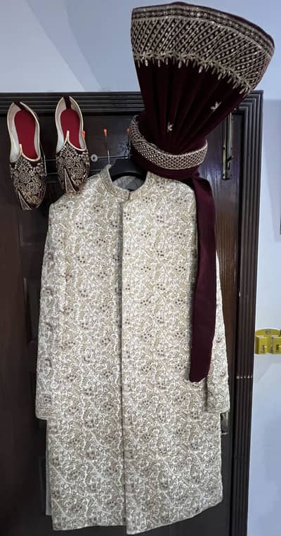 Brand New sherwani, Kula, Khussa