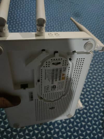 ZTE Fiber Router 6 antena GPON UNT LONG RANGE