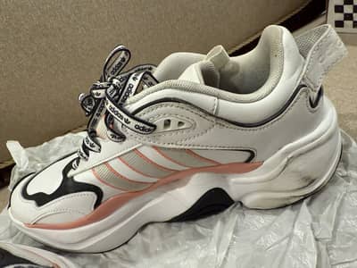 Adidas Original Sports Shoes – Stylish, Comfortable & Durable