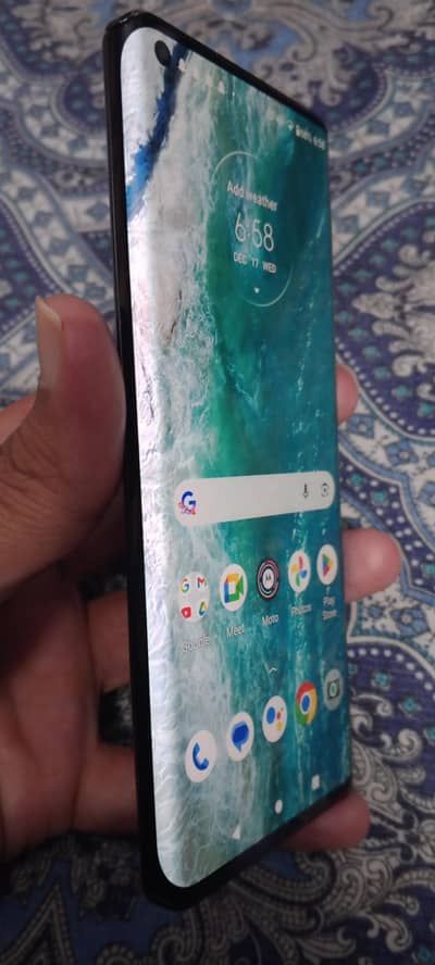 Moteolla edge display