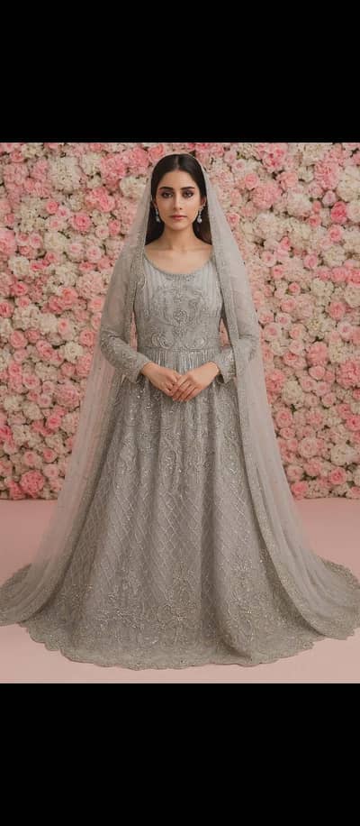 beautiful dress totally new