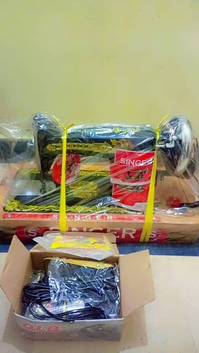 Brand New Original Singer With Motor 5 year watanty