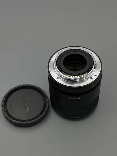 Sony 24mm 1.8 ZA crop sensor lens