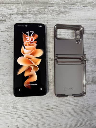 Samsung Z flip 3 original Official PTA not even brand like Brand new
