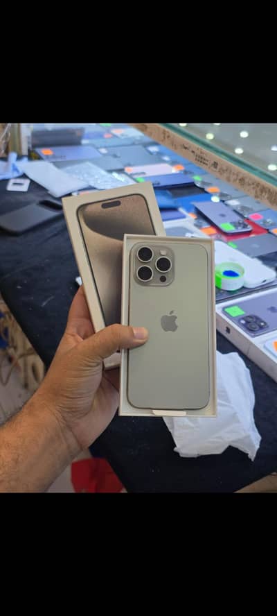 15 PRO MAX 256 GB HK model