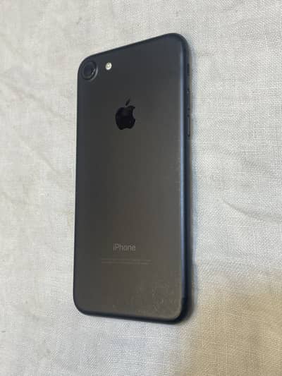 iPhone 7  10/10 water pack