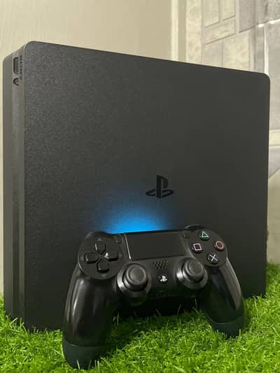 Ps4 fat /slim/ ps4 pro (jailbreak online ) available  03114121490