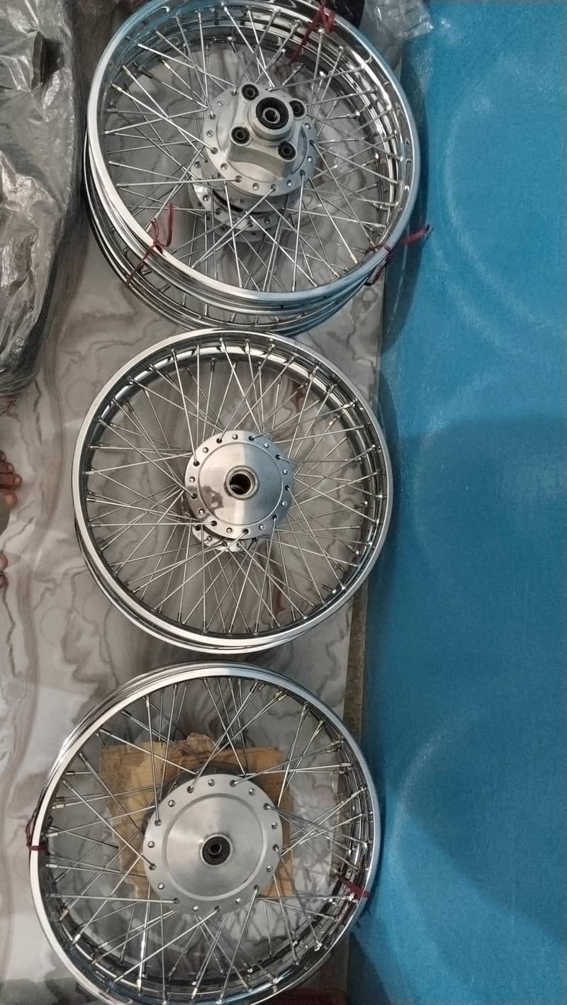 بائک پارٹس اویلیبل بہت ہی مناسب قیمت میں ون پیس بھی ملے گا 1