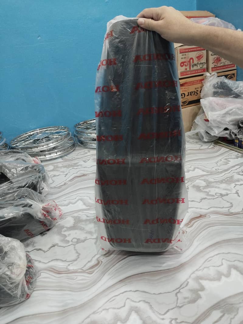 بائک پارٹس اویلیبل بہت ہی مناسب قیمت میں ون پیس بھی ملے گا 6