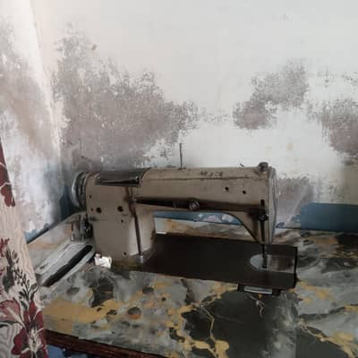 Sewing machine with out motor. 16000