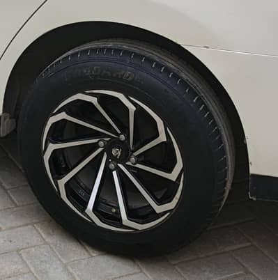 Alloy Rims tyres for sell  size 195/65/ 15 / 4 nut