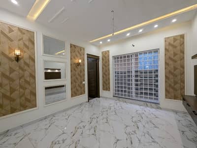 10 Marla Spanish Style Double Storey Double Unit Luxery Style House Available For Sale In Tariq Garden Lahore Near Wapdatown Lahore. With Original Pics