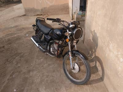 I want to sell my bike  only wattsapp 03480235901