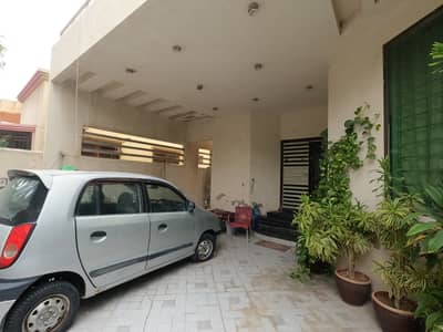 500 Sq Yrd Main Boulevard park Facing west open, G+1 Basement House Available to Sale Malir Cantt Phase II.