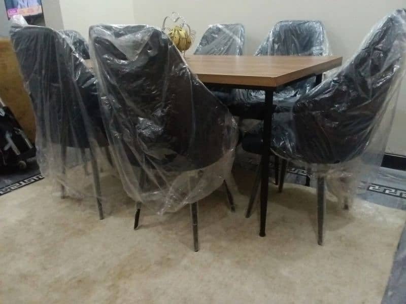 6 seater smart dining table 5 by 3 4