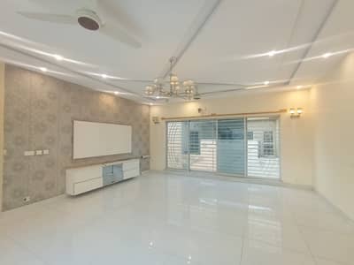 1 Kanal Upper Portion Available For Rent