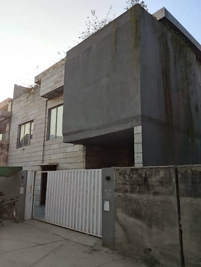 11 Marla Triple Story Commerial Building Available For Sale in Gurmani Road Gulberg 2